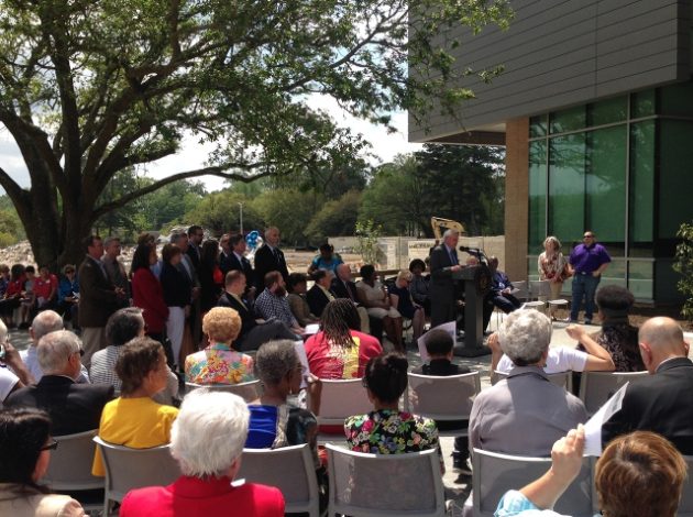 2014-04-14_RibbonCeremonyNewMainLibrary_Blog2